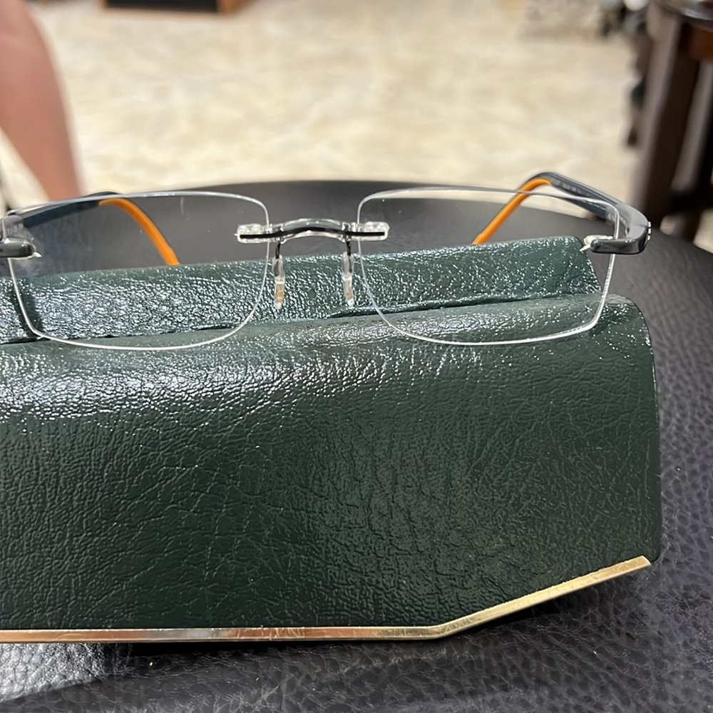 Adidas “frames” - Picture 2 of 10